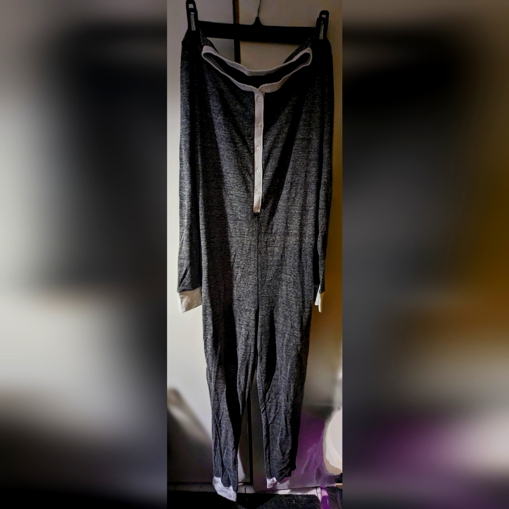 Fruit of the Loom thermal onesie - size M/L BNWOT